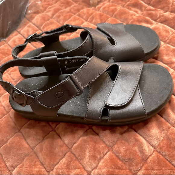 NWT Sas Huggy Black Leather Sandals - Picture 9 of 9